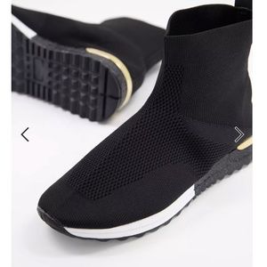 Truffle Collection knitted sock sneakers in black US 8.5, UK 6